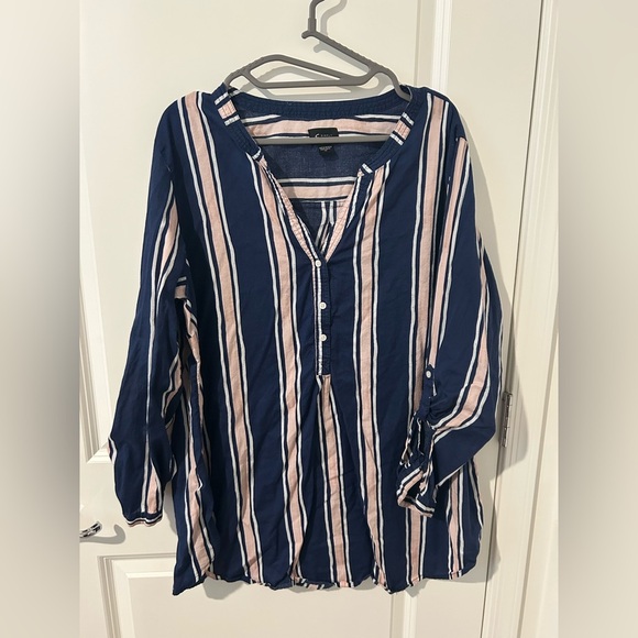 🎉Vertical Stripe Blouse - Picture 1 of 10